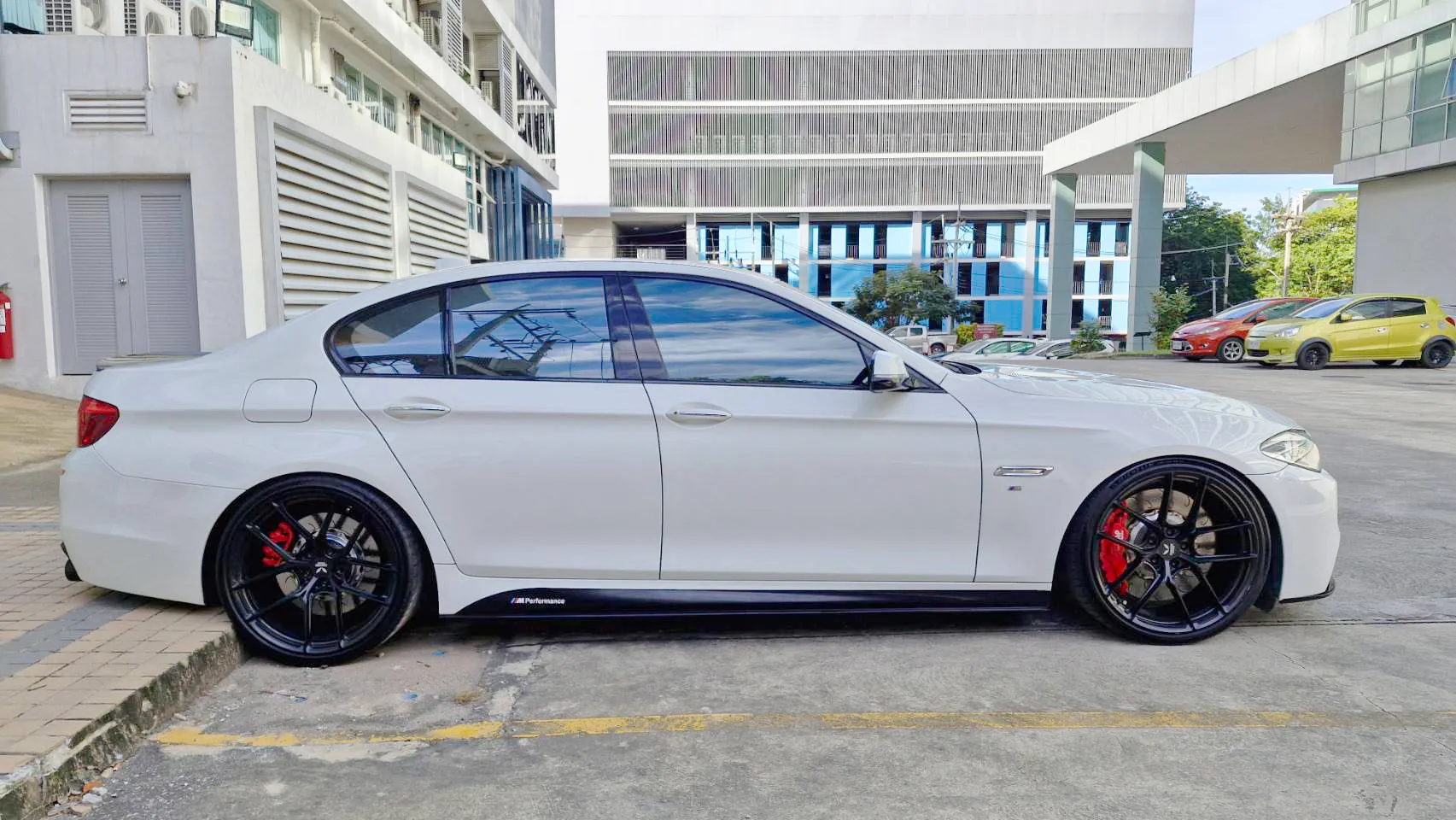 BMW F10 Side View with CORVEN FORGED Wheels - Sleek Design Forged Wheels
