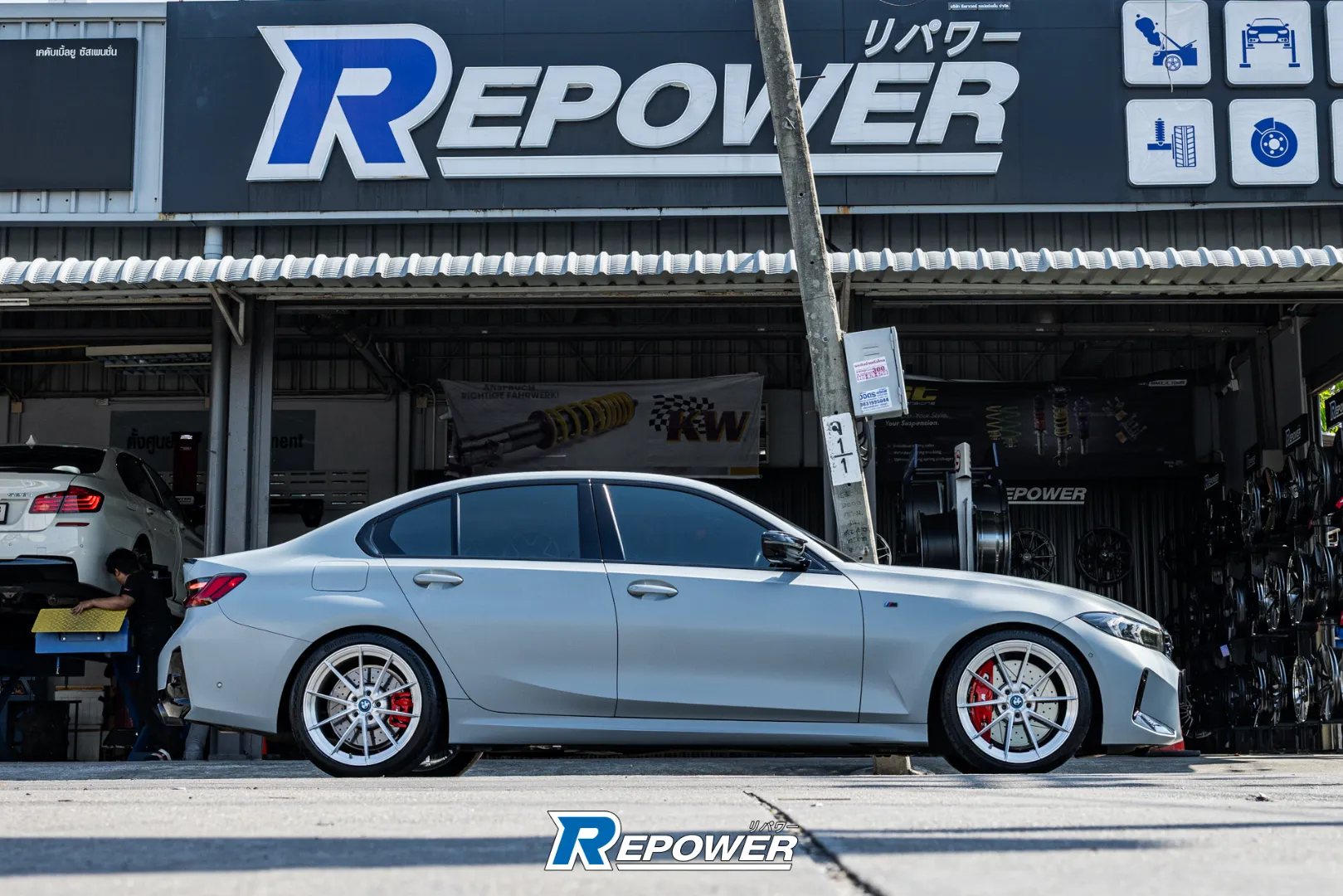 BMW G20 Front Close-up with CORVEN FORGED Wheels - Aggressive Forged Wheels Stance