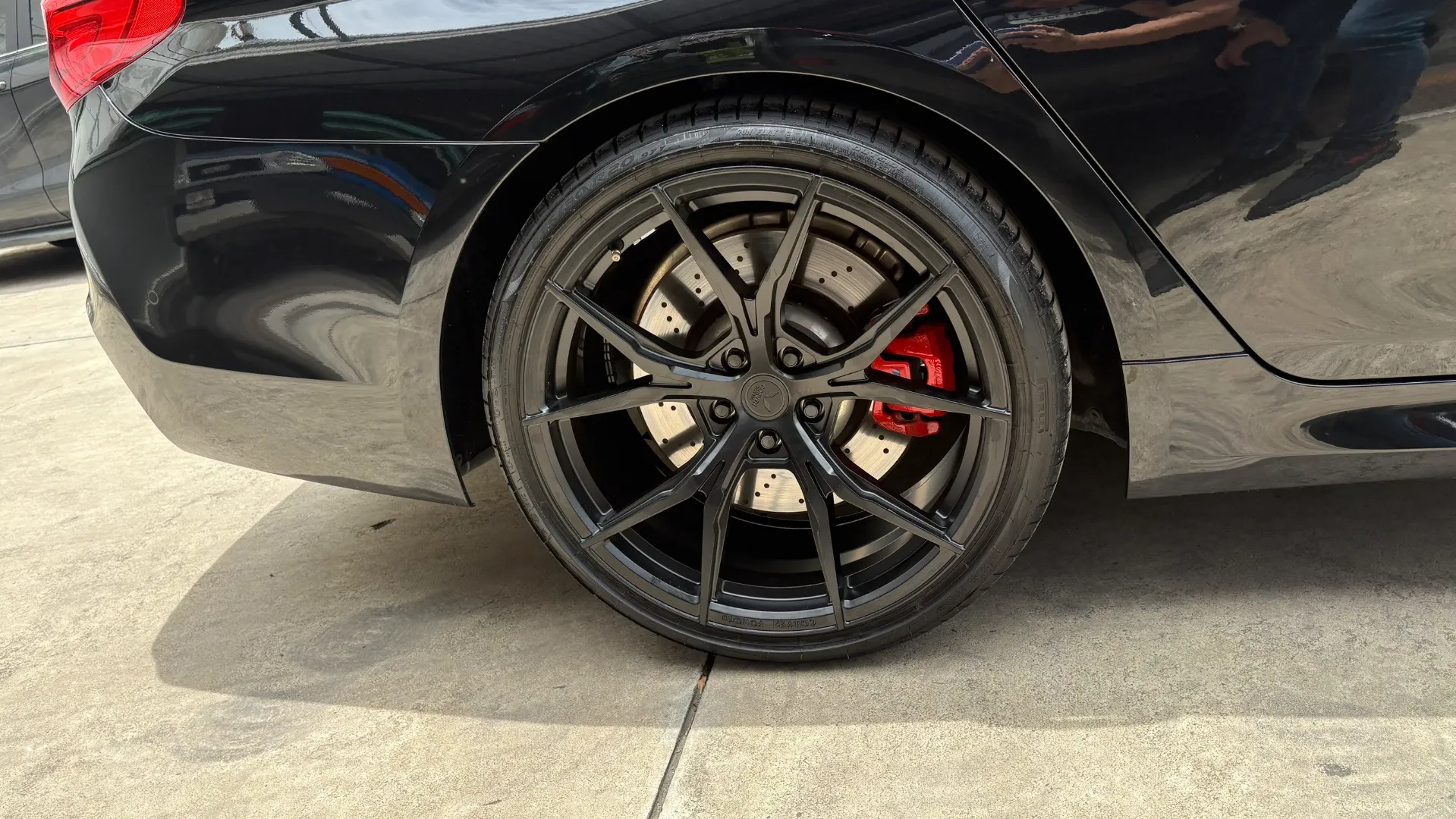 BMW G30 Front View with CORVEN FORGED Wheels - Aggressive Forged Wheels Stance