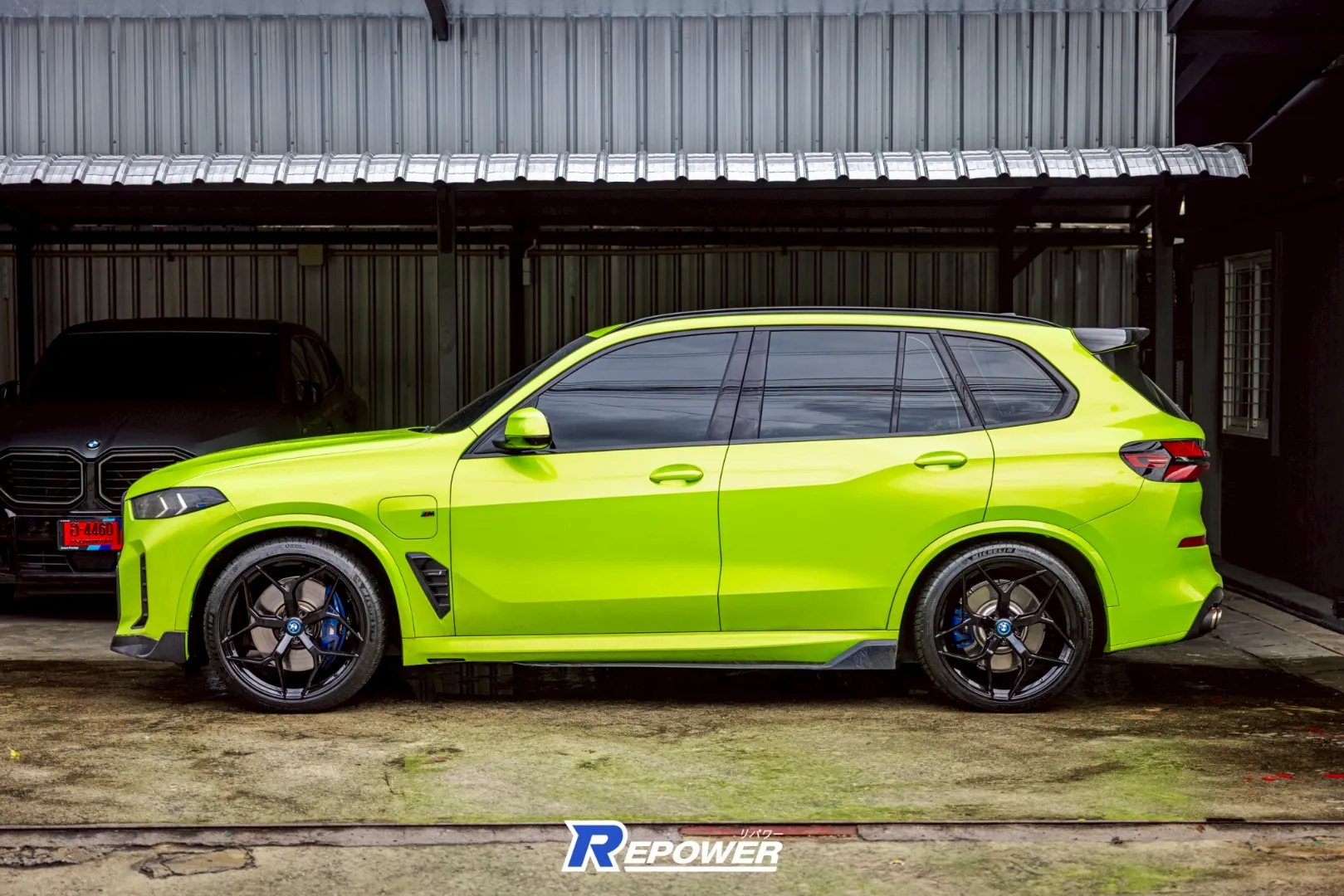BMW X5 G05 Side Angle with CORVEN FORGED Wheels - Sleek Forged Wheels Silhouette